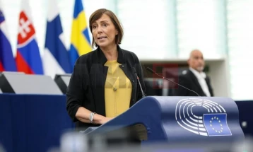 Чешката европратеничка Длабајова бара преиспитување на изборот на Маркус Пипер за претставник на ЕУ за МСП 