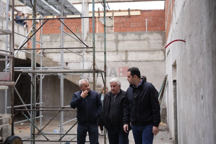 Костадинов изврши увид во градежните работи на Домот на културата во Куклиш