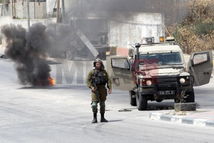 Bregu Perëndimor: Armata izraelite ka qëlluar për vdekje një adoleshent palestinez pas sulmit me thikë