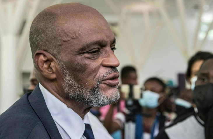 Премиерот на Хаити пристигна во Порторико во време кога илјадници луѓе во неговата земја беа принудени да ги напуштат своите домови
