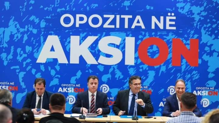 Опозициските албански демократи се погласни во барањето техничка влада за слободни избори