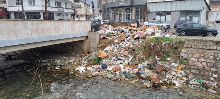Kasami: Tetova ka 100 tonë mbeturina në ditë, deponia Rusino ka lejuar vendosje vetëm të 40 tonëve