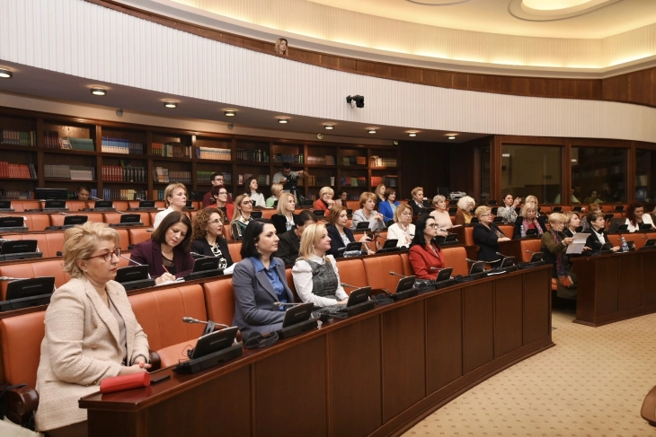 Plenary session on Women's Day: Progress made in legislative changes on gender equality, but gaps remain still