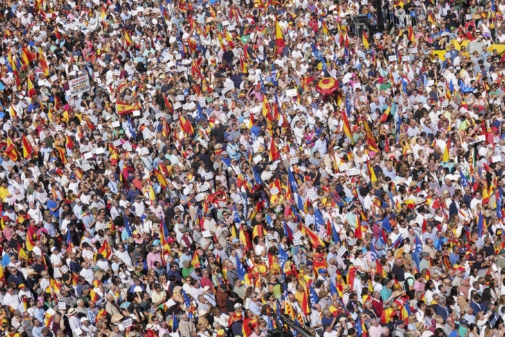Mijëra spanjoll protestuan në Madrid kundër amnistisë së separatistëve katalunas