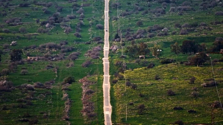 Израелската армија изгради пат низ Газа