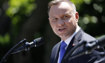 Presidenti i Polonisë u bëri thirrje anëtarëve të NATO-s që të rrisin shpenzimet e mbrojtjes në tre për qind të PBB-së