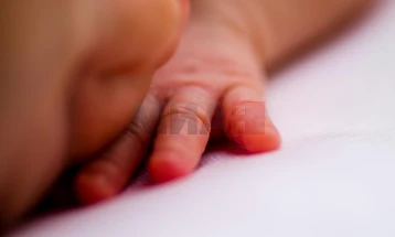 Совети за одвикнување од цицањето прсти кај децата