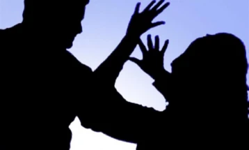 Кривична пријава за полициски службеник за семејно насилство