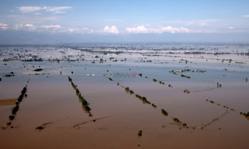 ЕК ја тужи Грција поради „недоволни напори“ за усвојување планови за водите и за заштита од поплави  