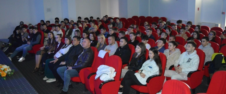 Панел дискусија за млади во Општина Илинден