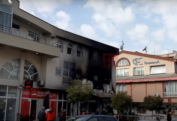 Dëmet janë të mëdha nga zjarri në Tregun e Qytetit në Ohër, pazarxhinjtë  janë zhvendosur në pasazhin e objektit