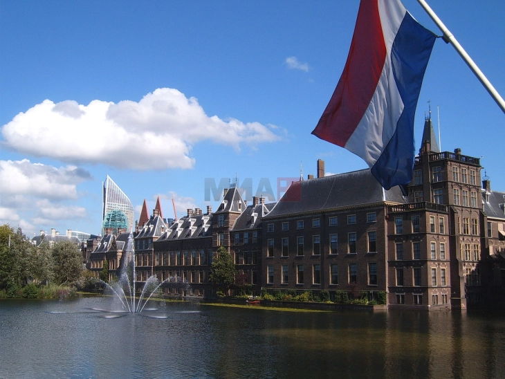 Холандија ќе добие „програмска Влада“ на експерти поддржана од десницата 