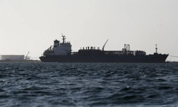 Huthët jemenas kanë njoftuar se kanë sulmuar anije në Detin e Kuq
