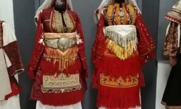 Во Битола отворена изложба народни носии од колекцијата на Костадин Балкански