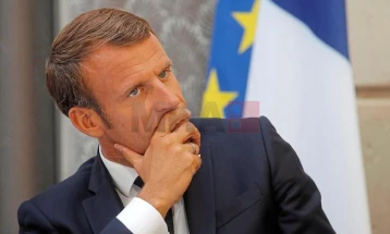 Макрон ќе се сретне со градоначалниците поради нередите во Франција 
