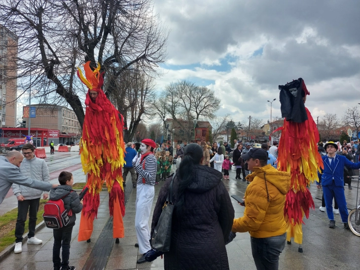 Во Прилеп се одржува карневалот „Прочка 2024“