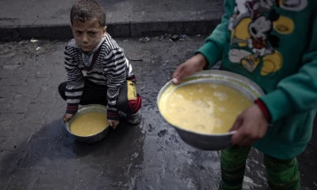 UNICEF: Në Gazë u vranë më shumë se 13 mijë fëmijë, të mbijetuarit - vuajnë nga uria