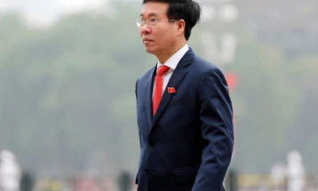 Претседателот на Виетнам поднесе оставка речиси една година по преземањето на функцијата