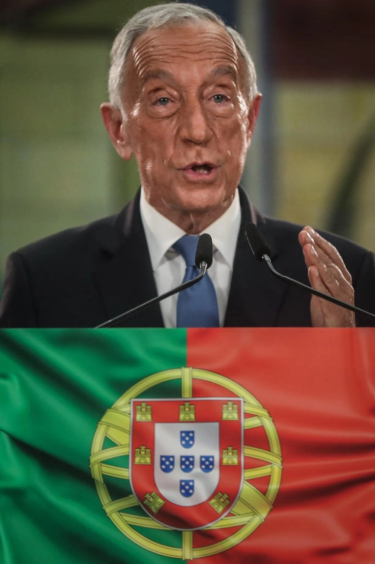 Португалскиот претседател му врачи мандат за формирање малцинска влада на Демократскиот сојуз