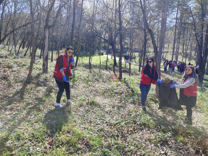 Еколошка акција во Градски парк Кавадарци