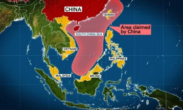 Кинеската крајбрежна стража со водени топови нападна филипински бродови во Јужно Кинеско Море