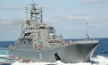 Украина тврди дека погодила два руски десантни брода и комуникациски центар на Крим