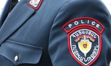 Вооружени мажи упаднаа во полициска станица во главниот град на Ерменија