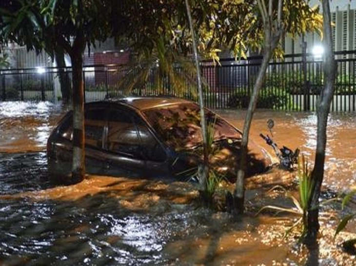Најмалку 23 загинати во поројните дождови во Бразил