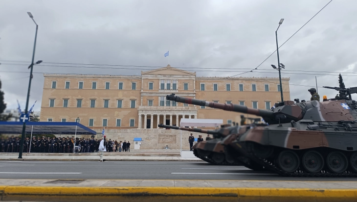 Воена парада во Атина по повод 203-годишнината од востанието за независност на Грција (Фото)