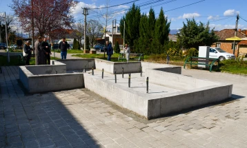 Се гради фонтана на плоштадот во село Драчево
