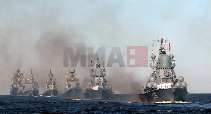 Anijet luftarake ruse kanë hyrë në Detin e Kuq, njoftoi marina