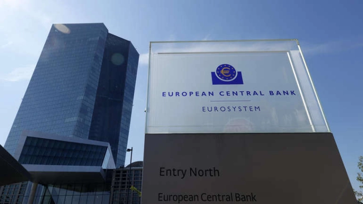 Нерешителноста на ЕЦБ околу каматните стапки може да доведе до стагнација во Еврозоната, смета тинк-тенкот „Бројглер“ 