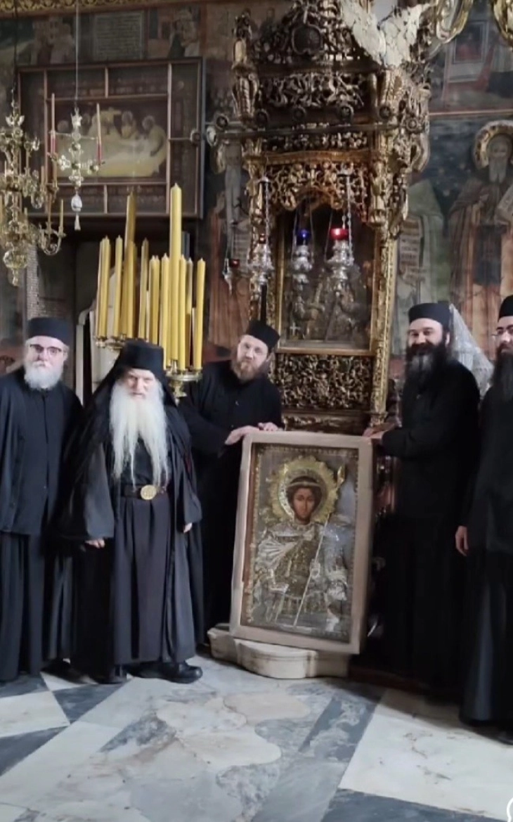Иконата на Св. Георгиј Победоносец пристигна во Свештената Зографска обител