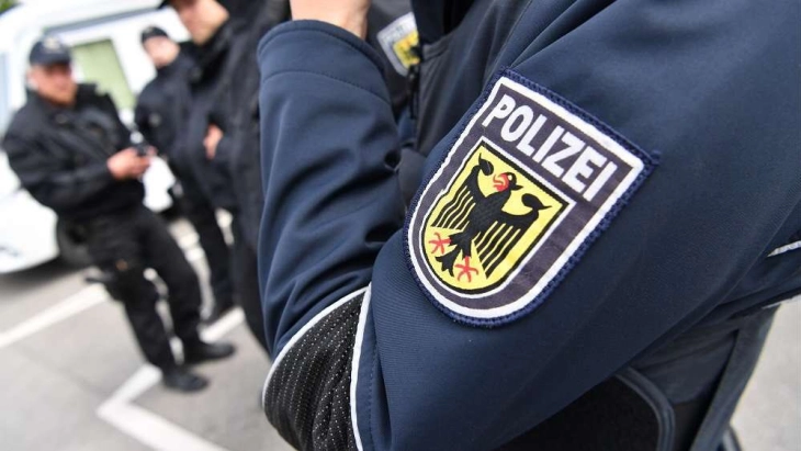 Полицијата во германскиот град Нинбург застрела маж вооружен со нож