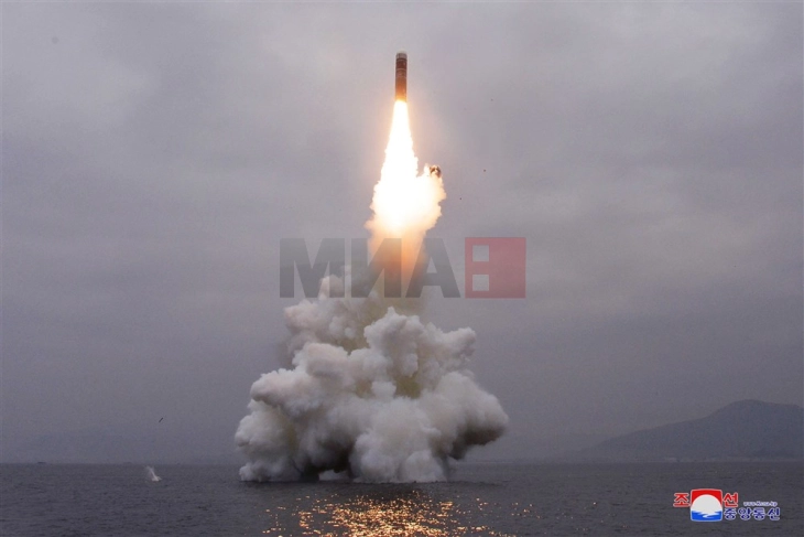 Koreja e Veriut ka lansuar raketa balistike drejt Detit Japonez
