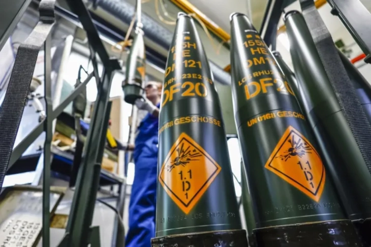 Германија ќе го финансира купувањето на 180.000 артилериски гранати за Украина