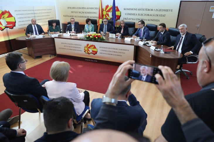 Претседателските кандидати потпишаа Кодекс за фер и демократски избори, освен Стевчо Јакимовски