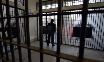 Krizë pengjesh në burgun holandez: Një i burgosur ka kidnapuar dy të burgosur