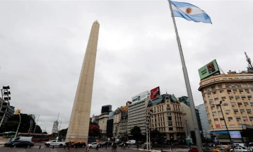 Аргентина отпушти 15.000 државни службеници