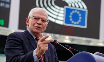 Борел: ЕУ е загрижена заради последиците од забраната за динари во Косово