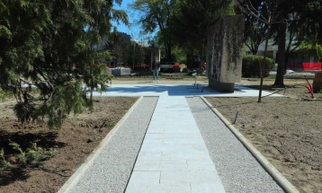 Продолжува реконструкција на малиот градски плоштад и на Соколанскиот парк во Куманово