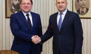 Бугарскиот претседател Румен Радев и еврокомесарот Оливер Вархеји разговараа за перспективите на процесот на проширување на ЕУ
