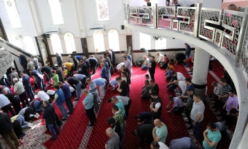 Муслиманите го слават Рамазан Бајрам