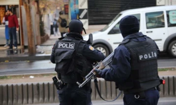 Në Turqi janë arrestuar 14 persona të dyshuar për lidhje me 