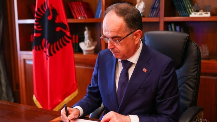 Presidenti i Shqipërisë e ka nënshkruar ligjin e amnistisë, me të cilin do të përfshihen edhe persona të dënuar për korrupsion