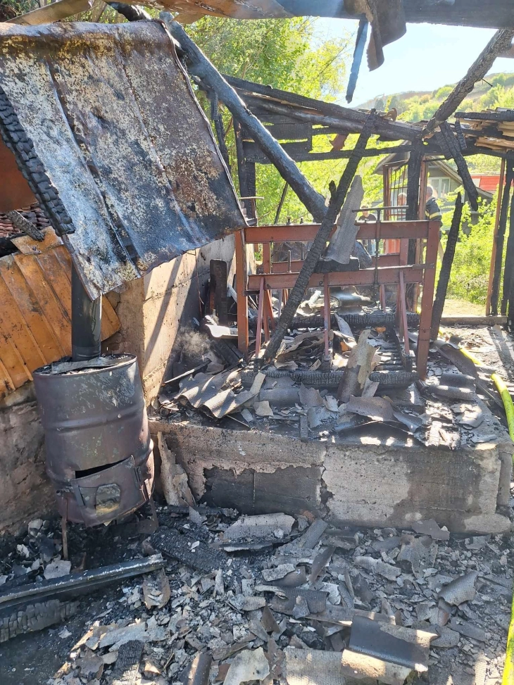 Во Струмица изгоре столарска работилница