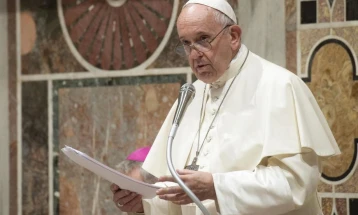 Папата Франциск упати молитви за погодените од поплавите во Казахстан