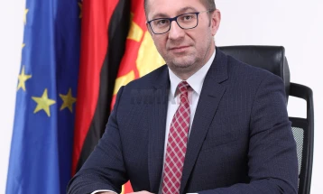 Мицкоски прифаќа дуел со Пендаровски, но, прво треба да биде лидер на СДСМ и да и се извини на кандидатката за претседател на ВМРО-ДПМНЕ, Силјановска-Давкова