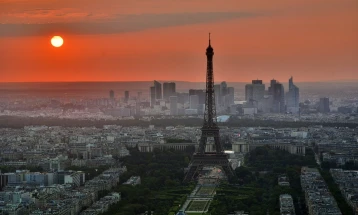 Француската Влада го претстави нацрт-законот за асистирана смрт
