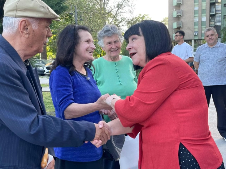 Levica candidate Vankovska meets Gazi Baba residents